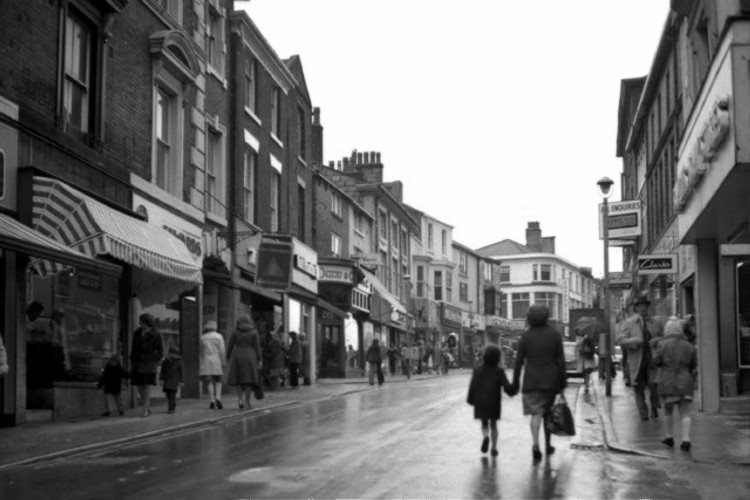 PHOTO YORKSHIRE STREET ROCHDALE LANCASHIRE 1977 eBay