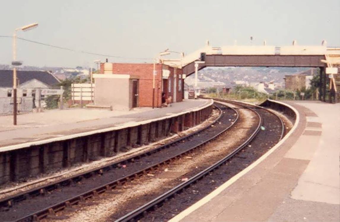 PHOTO ACCRINGTON RAILWAY STATION eBay