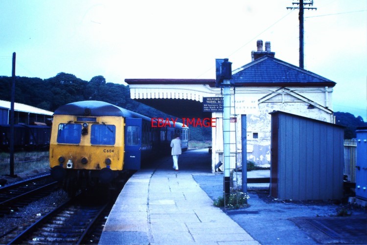 PHOTO MILFORD HAVEN STATION BR CROSS COUNTRY 2CAR DMU CLASS 120 NO