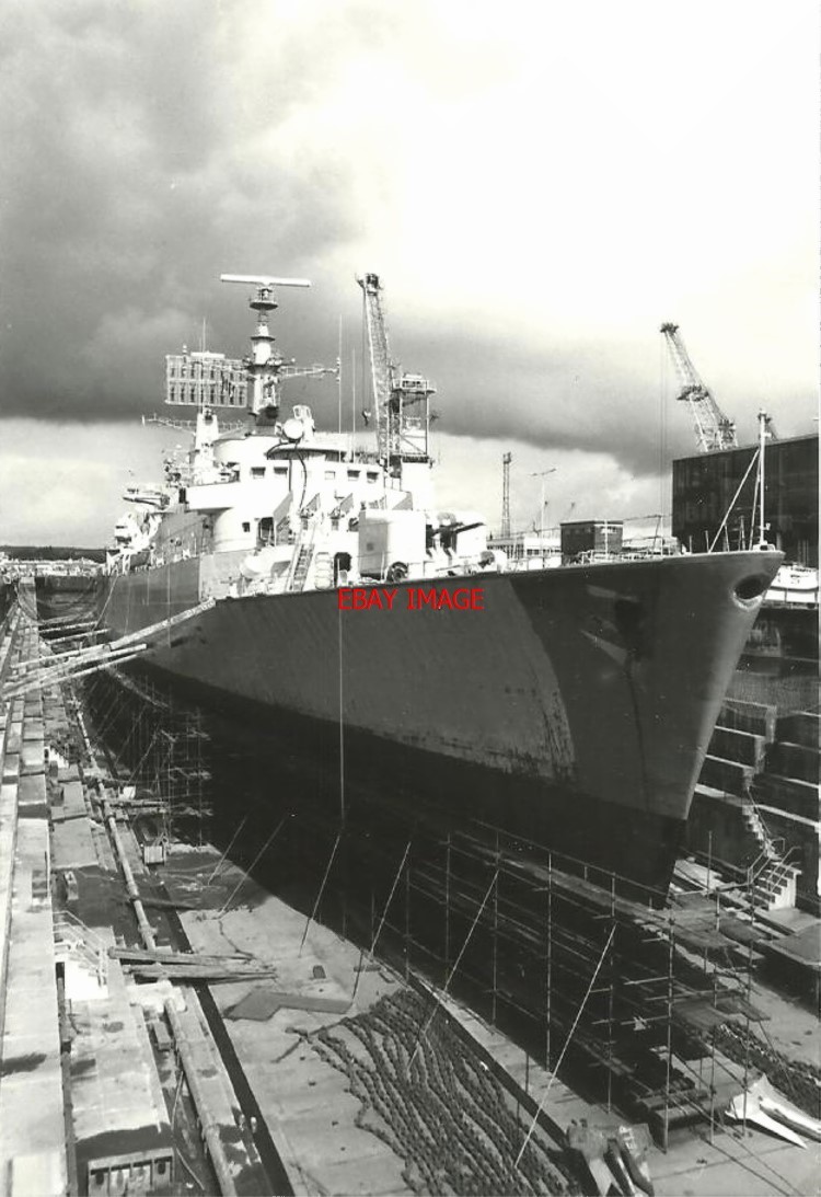 PHOTO HMS COUNTY CLASS BATCH 2 DESTROYER V2 HMS