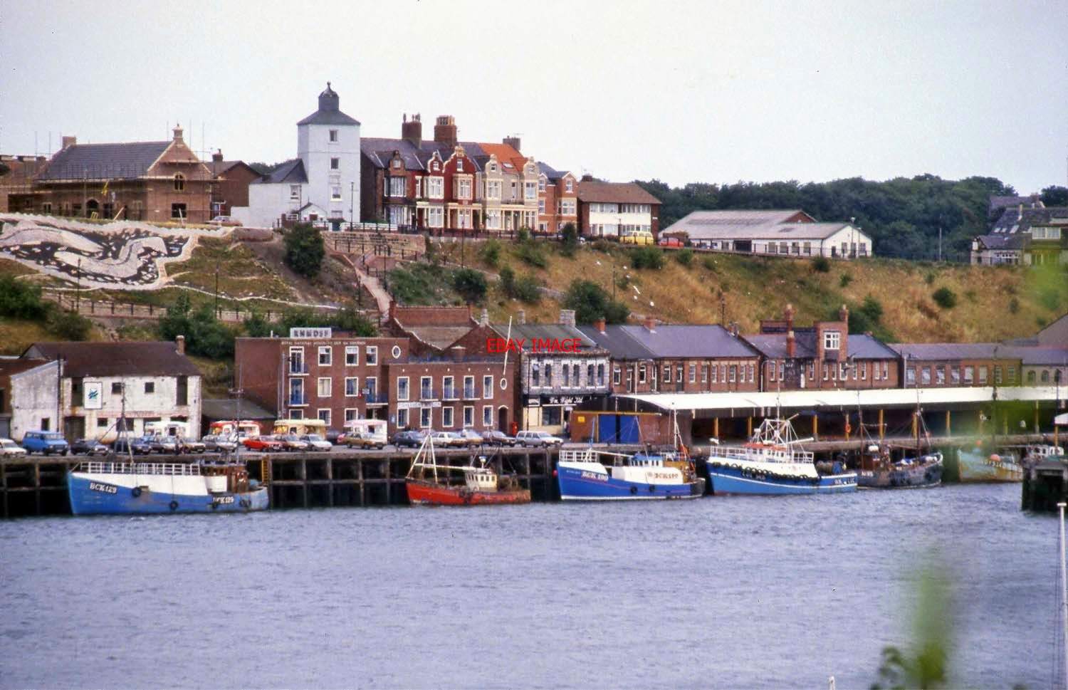 PHOTO 1990 THE FISH QUAY IN NORTH SHIELDS eBay